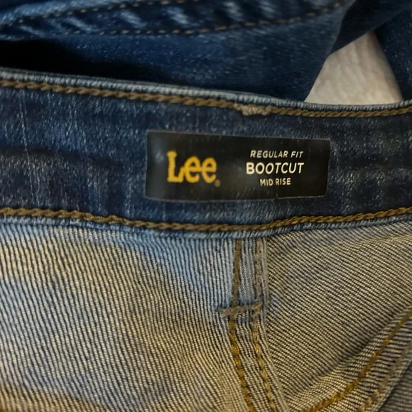 Women’s Lee Regular Fit Size 12 Long Boocut Mid-Rise Jeans - Picture 3 of 4